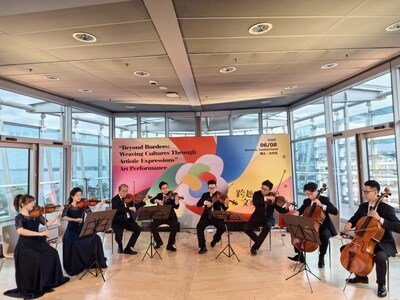 Ningbo Symphony Orchestra performed a medley of international songs. (PRNewsfoto/CICC) Ningbo Symphony Orchestra performed a medley of international songs. (PRNewsfoto/CICC)