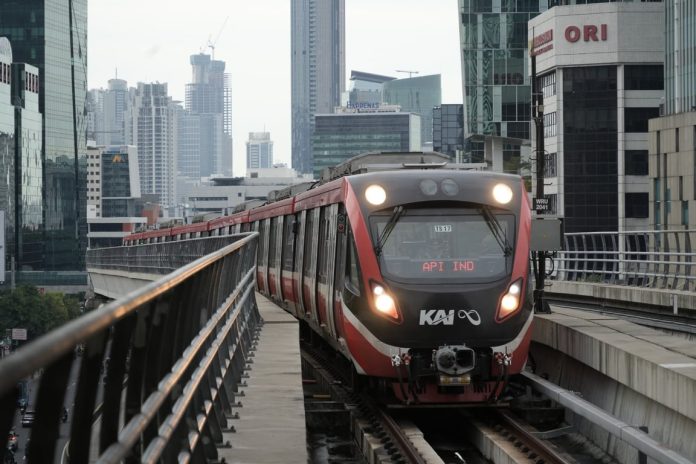 KAI Sesuaikan Jadwal LRT Jabodebek untuk Optimalkan Layanan Jam Sibuk Pagi