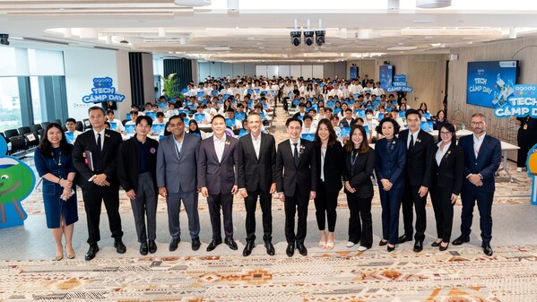 Professor Yodchanan Wongsawat, Ph.D., Deputy Prime Minister and Minister of Higher Education, Science and Innovation (MHESI) of Thailand, delivered keynote remarks at Agoda's 11th Tech Camp Day.