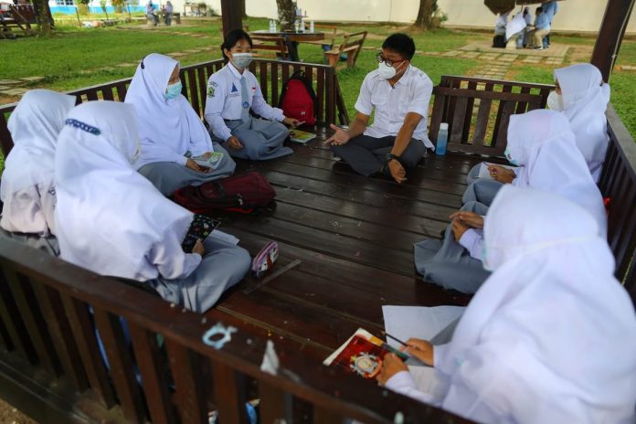 Bangun Generasi Emas, Grup MIND ID Salurkan 5