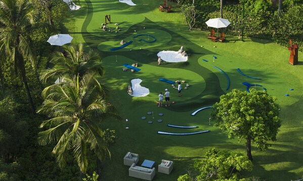 9-Hole Mini Golf 9-Hole Mini Golf