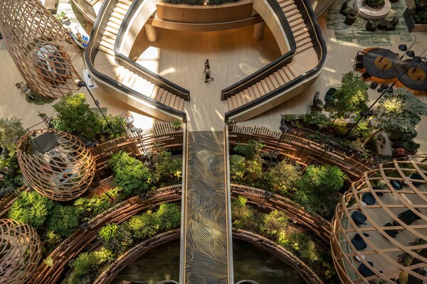 Atrium at PARKROYAL COLLECTION Marina Bay, Singapore Atrium at PARKROYAL COLLECTION Marina Bay, Singapore