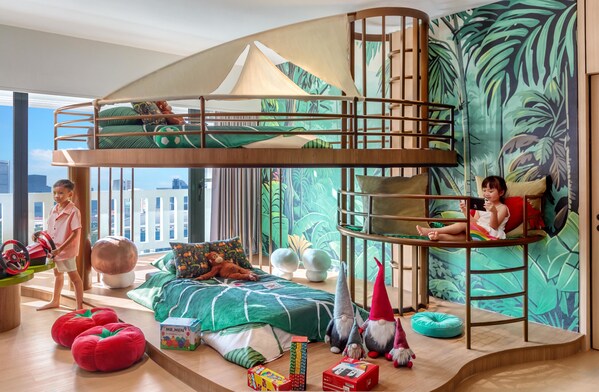 The Gnome's Treehouse Family Room at PARKROYAL COLLECTION Marina Bay, Singapore The Gnome's Treehouse Family Room at PARKROYAL COLLECTION Marina Bay, Singapore