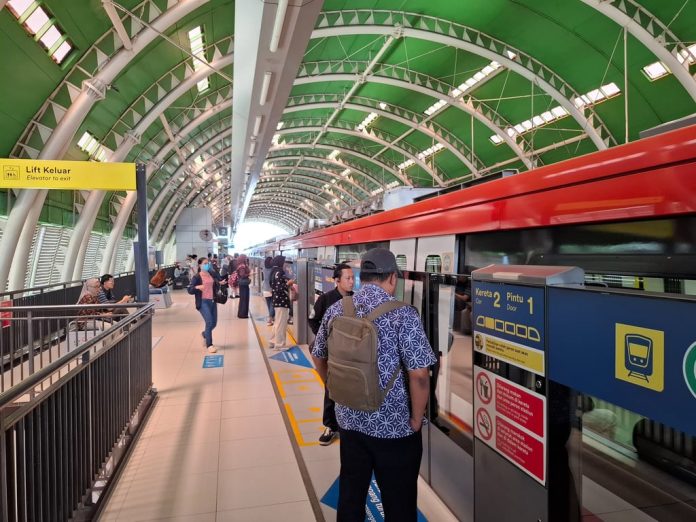 Kembali Normal, KAI Sampaikan Permohonan Maaf atas Gangguan Perjalanan LRT Jabodebek