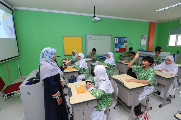YPI Al Azhar in Indonesia YPI Al Azhar in Indonesia