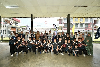 Programme participants, students, teachers and partners pose for a group photo following the drone sports programme at Sri Bestari Private School Programme participants, students, teachers and partners pose for a group photo following the drone sports programme at Sri Bestari Private School