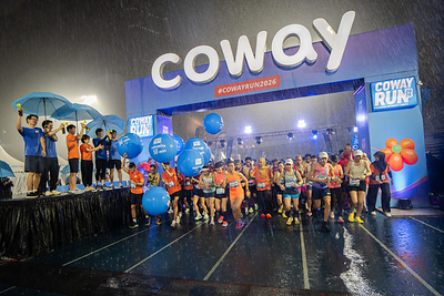 Coway Malaysia's management team officially flagging off the 10KM Run Category at Coway Run 2026, marking the start of a race dedicated to moving Forward Without Limits. Coway Malaysia's management team officially flagging off the 10KM Run Category at Coway Run 2026, marking the start of a race dedicated to moving Forward Without Limits.