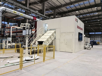 CRRC launched China’s first mobile, high-efficiency, intelligent processing system for decommissioned blades, creating a flexibly deployable “smart mobile recycling factory.”