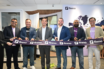 From left: Raj Vimal Chopra, CTO & Co-Founder; Richard Oh, Co-Founder; Alvin Tan, Minister of State, Ministry of Foreign Affairs, Ministry of National Development, and Board Member of the Monetary Authority of Singapore; David Hanna, CEO & Co-Founder; Akhil Nigam, Chief Product Officer & Co-Founder; Thomas Kang, Chief Strategy Officer & Co-Founder From left: Raj Vimal Chopra, CTO & Co-Founder; Richard Oh, Co-Founder; Alvin Tan, Minister of State, Ministry of Foreign Affairs, Ministry of National Development, and Board Member of the Monetary Authority of Singapore; David Hanna, CEO & Co-Founder; Akhil Nigam, Chief Product Officer & Co-Founder; Thomas Kang, Chief Strategy Officer & Co-Founder