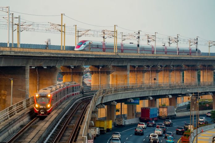 LRT Jabodebek Lakukan Uji Coba Perjalanan 05