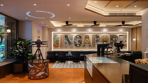 Luckin Coffee Celebrates 100 Stores in Singapore