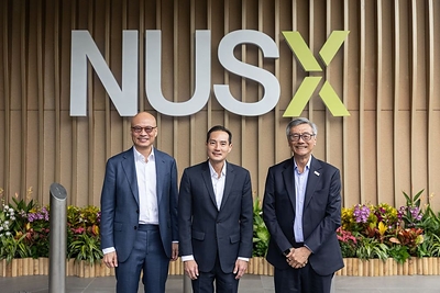 (Left to Right) Dr Tan Sian Wee, NUS Senior Vice President (Innovation and Enterprise), Mr Tan Kiat How, Senior Minister of State, Ministry of Digital Development and Information, Professor Tan Eng Chye, NUS President at the A5X Global Innovation & Venture Summit organised by NUSX (Left to Right) Dr Tan Sian Wee, NUS Senior Vice President (Innovation and Enterprise), Mr Tan Kiat How, Senior Minister of State, Ministry of Digital Development and Information, Professor Tan Eng Chye, NUS President at the A5X Global Innovation & Venture Summit organised by NUSX