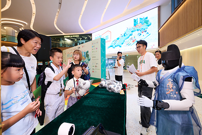 Through interactive workshops, technology experience booths, and demonstrations, the ‘SVhk-Sino Impactathon’ enabled participants to explore innovative technologies in an engaging, interactive setting. Through interactive workshops, technology experience booths, and demonstrations, the ‘SVhk-Sino Impactathon’ enabled participants to explore innovative technologies in an engaging, interactive setting.