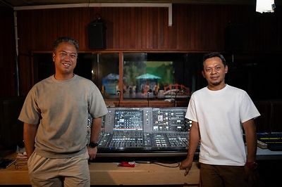 Yosafat, Director of Albeta, System Integrator for this project and Dwi Winarno, Technical Audio Specialist at Teater Besar Yosafat, Director of Albeta, System Integrator for this project and Dwi Winarno, Technical Audio Specialist at Teater Besar