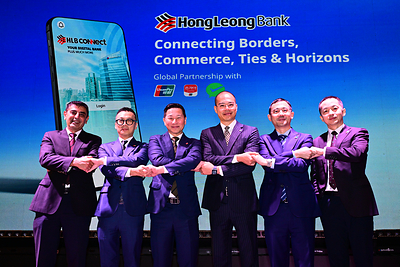 Kevin Lam, HLB Group Managing Director & CEO (3rd, left), Andrew Jong, HLB Managing Director of Personal Financial Services (2nd, left), and Carlson Li, Vice President of UnionPay International (4th, left), mark HLB’s strategic global partnership with UPI to strengthen cross-border payment connectivity, now enabling customers to make payments at over 120 million merchants across Mainland China, Hong Kong SAR, Macao SAR and Thailand Kevin Lam, HLB Group Managing Director & CEO (3rd, left), Andrew Jong, HLB Managing Director of Personal Financial Services (2nd, left), and Carlson Li, Vice President of UnionPay International (4th, left), mark HLB’s strategic global partnership with UPI to strengthen cross-border payment connectivity, now enabling customers to make payments at over 120 million merchants across Mainland China, Hong Kong SAR, Macao SAR and Thailand