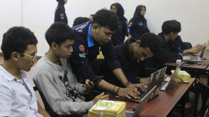 Kolaborasi Telkom AI Center Padang dan Cybertech PNP Dorong Pengembangan Talenta Full-Stack Berbasis AI