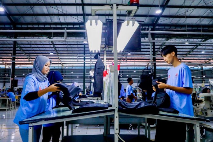 Mengintip Dapur Produksi PT Akarsa Garment Indonesia: Vendor Utama Seragam Korporat dan Fesyen Lokal