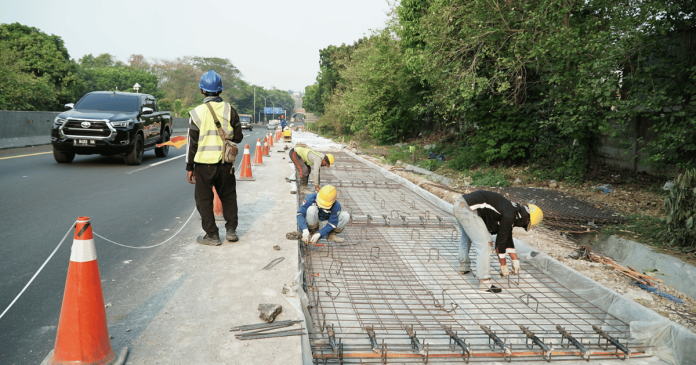 Optimalkan Kondisi Perkerasan Jalan, PT JMTM Lakukan Pekerjaan SFO dan Rekonstruksi di Tol Semarang